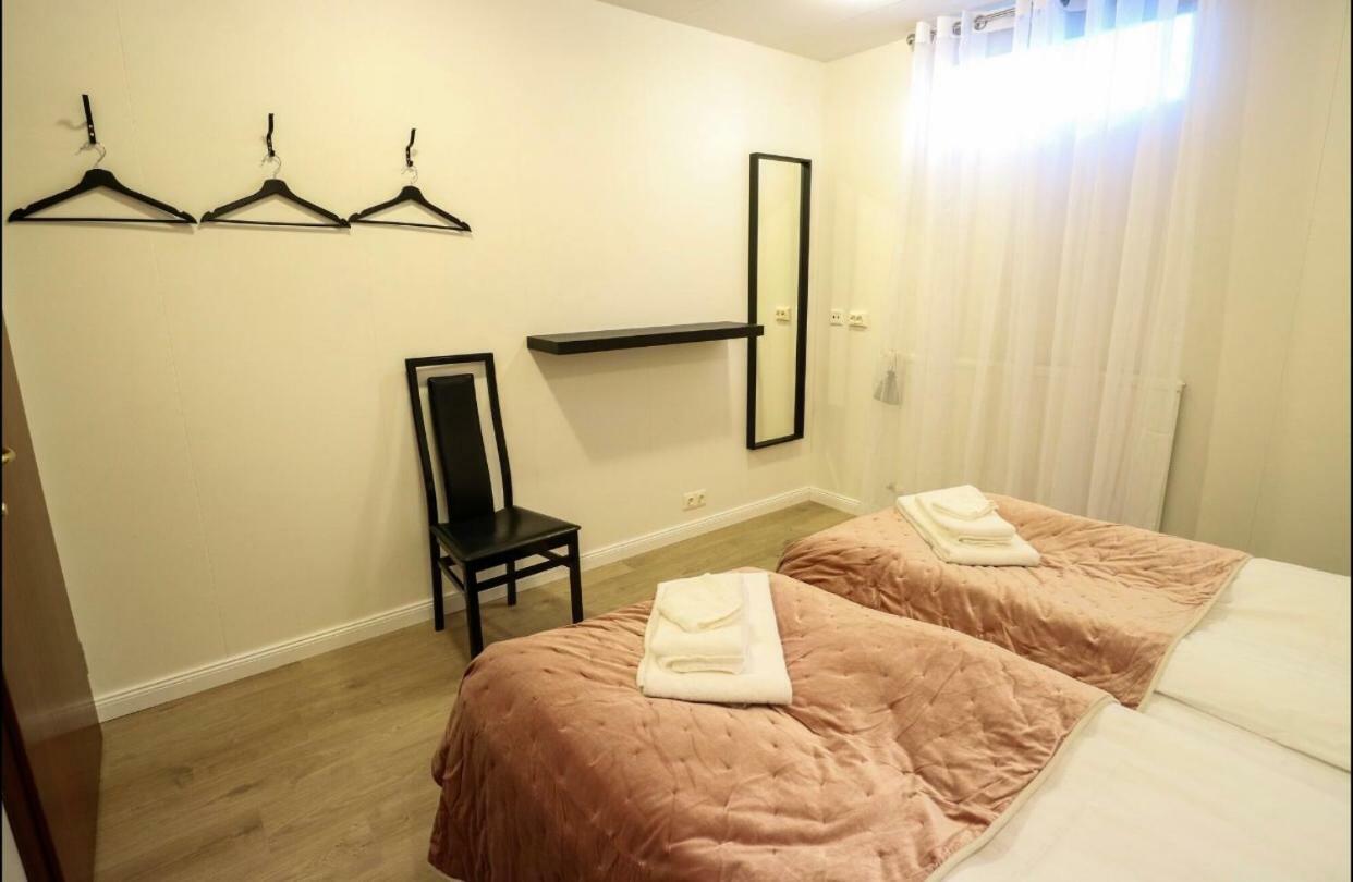 10B Gamla Laeknishusith Hg15108 Hotel Saudarkrokur Ngoại thất bức ảnh